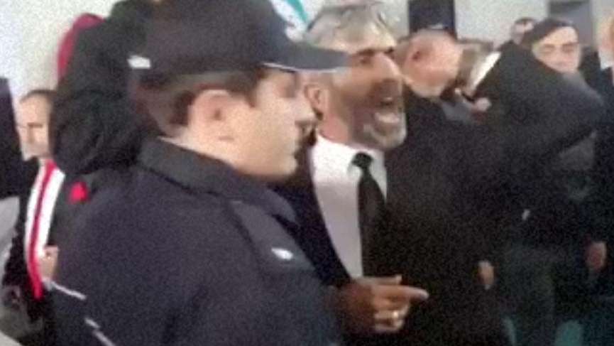 AKP kongresi karıştı, polis müdahale etti!