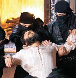 Öldürülen kişinin cesedi ve üzerindeki kıymetli eşya, para ve giyecekleri cellatın malı sayılırdı.
