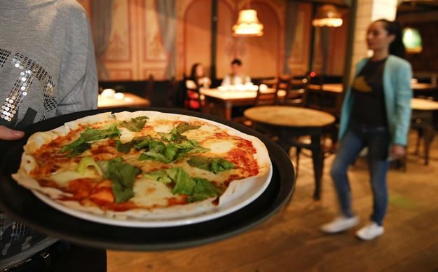4. Dünyanın en iyi pizzası burada! Özellikle İtalya'daki hemen hemen her pizzacı da bu iddiayı göreceksiniz. Ancak çoğunun yalan olduğunu pizzayı tattıktan sonra anlayabiliyorsunuz.