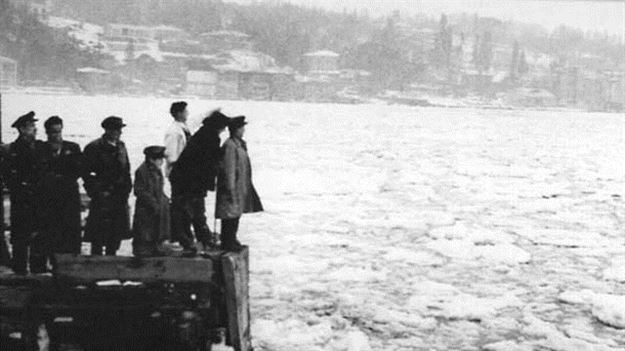 Çengelköy: Eskiden gemi çapaları bu köyde yapıldığı için isminin buradan geldiği tahmin ediliyor.