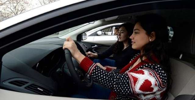 Verilere göre, erkek kullanıcılar kadın kullanıcılara göre fiyata, kadın kullanıcılar da erkeklere oranla sürüş keyfine daha fazla önem veriyor. Yakıt tiplerine erkeklerin, aracın dizaynına ise kadınların karşı cinsten daha meraklı olduğu görüldü.