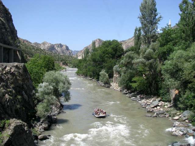 Çoruh Nehri’nde rafting