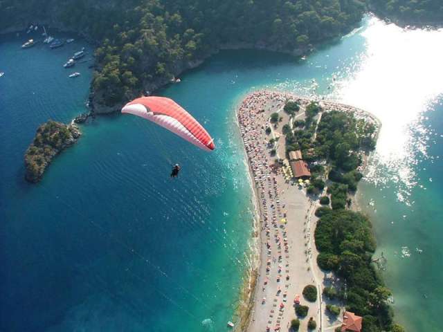 Baba Dağı’ndan yamaç paraşütü