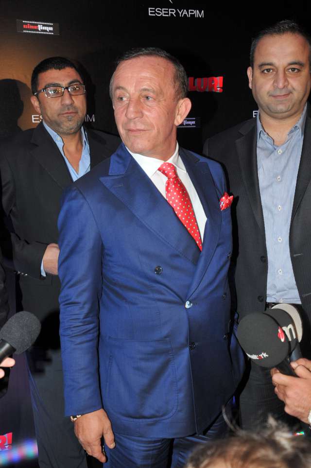 “Olur Olur” filmine konuk oyuncu olarak katılan Ali Ağaoğlu da geceye katılanlar arasındaydı. SOZCU / Evren ABDULLAHOĞLU