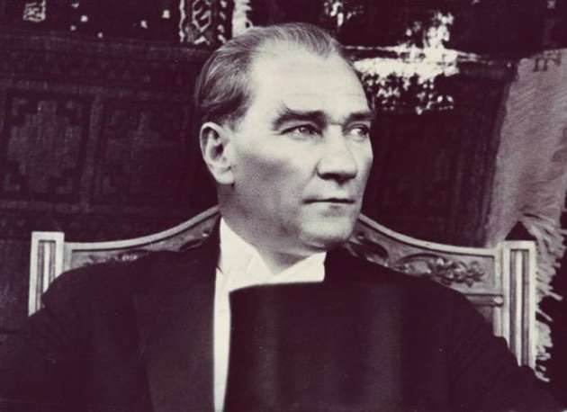 "Pencere Açıldı Bilal Oğlan" (Söz:) Safiye Ayla
