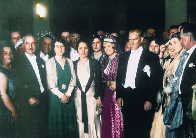 "İzmir'in Kavakları" Müzeyyen Senar