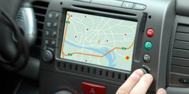 Yol bulmakta sıkıntı yaşayan ve GPS kullanımının tadını alanlar, tekrar yol sormak için durmak zorunda kalır. Açık öğretim sınavına gidecek öğrenciler son dakikada Google Earth'ten bakmak yerine, bir gün önceden gerçekten gidip sınava girecekleri yeri görmek zorunda kalır. Online sinema matinesi kontrolü, IMDB, YouTube videoları, medya ve eğlence karanlık çağlara döner.