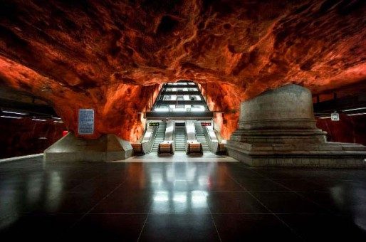 Stockholm Metrosu, dünyanın en uzun sanat galerisi olma özelliğine sahip olduğu söylenir.