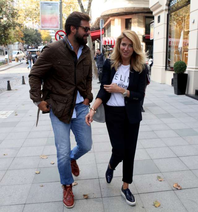 Bir süredir Başar Savur’la aşk yaşayan güzel sunucu Burcu Esmersoy ile sevgilisi, evlilik yolunda ilk adımlarını attı. SOZCU / Mustafa KIZGINYÜREK