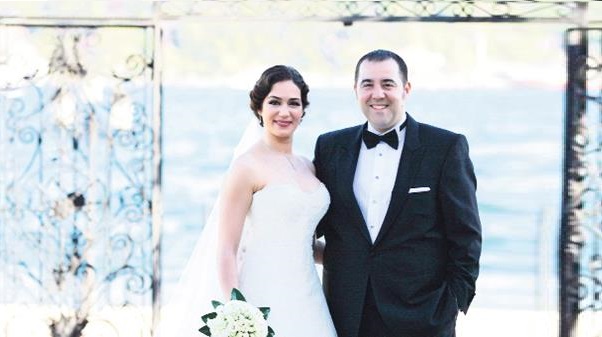 1.Ata Demirer<br /><br />Özge Borak ile birlikteliklerinden önce pek fazla özel hayatıyla gündeme gelmeyen Ata Demirer, 2012 yılında dünya evine girdiği Özge Borak ile ayrılık kararı aldı.