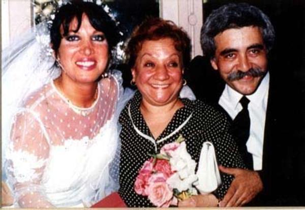 6.Levent Kırca<br /><br />İlk eşi Nur Diner ile 1975 yılında dünya evine giren Levent Kırca 10 yıl süren bu evliliğini noktaladıktan hemen sonra Oya Başar'la 1985 yılında evlendi. 2000 yılına kadar evli kalan çift 2000 yılında boşansa da, 2001 yılında tekrar evlenerek ender görülen bir duruma imza attılar. Fakat bu ikinci evlilik de çok uzun sürmedi ve 2005 yılında ünlü çift birlikteliklerine son verdi.