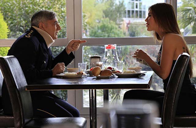 Senaryosunu Kemal Kenan Ergen’in yazdığı, Ali Yorgancıoğlu’nun yönettiği filmde, Cabau ve Erbil’in yanı sıra Peker Açıkalın, Sümer Tilmaç, Perihan Erener, Sinan Bengier, Zaza Enden ve Fulden Akyürek de rol alıyor.