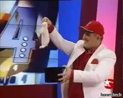 Savaş Ay, Stüdyo 4 programında artistik hareketlerle şapkadan tavşan çıkarma gösterisi yaparken tavşanı öldüreli 6 yıl oldu.