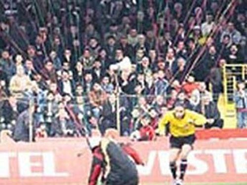Vestel Manisa-Bursa maçında hakem Metin Tokat'ın başına bir paraşütçü düşeli 7 yıl oldu.