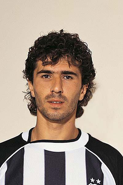 Muhabir Ömer Güvenç, maç sonrası Beşiktaşlı Ahmet Yıldırım'a sorduğu ''2-1'lik mağlubiyet, ne düşünüyorsunuz?'' sorusuna ''2-2 bitti maç...'' cevabını alalı 8 yıl oldu.