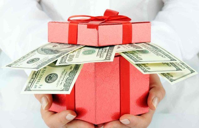 Bu takıntıya sahip kişilerde hediye verme isteği bir başkasını mutlu etme ya da iyilik yapma isteği olarak görülmüyor