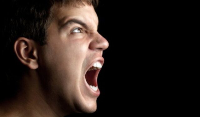 Tourette Sendromu, aynı şekilde tekrar tekrar meydana gelen istemsiz, hızlı, ani hareketler veya sesler içeren tiklerle karakterinize edilen kalıtsal bir rahatsızlık olarak biliniyor.