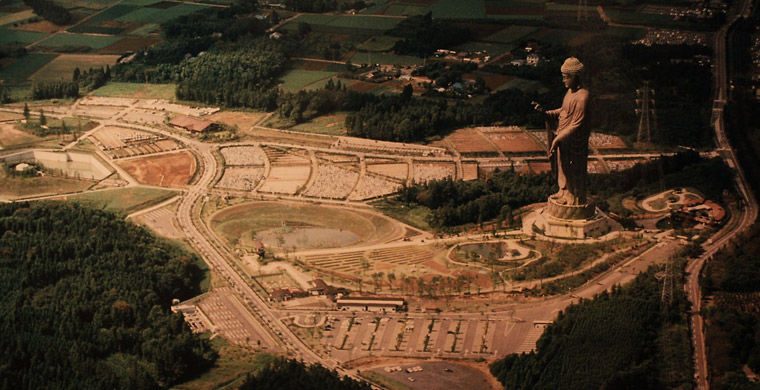 Heykel 1993 yılında inşa edildi.