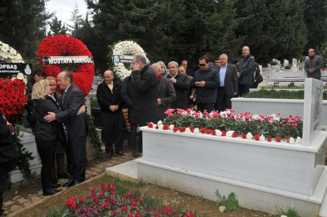 Eminim anmak isteyenler onu tanıyanlar, onu sevenler, onu nasıl mutlu edeceklerini biliyorlardır.