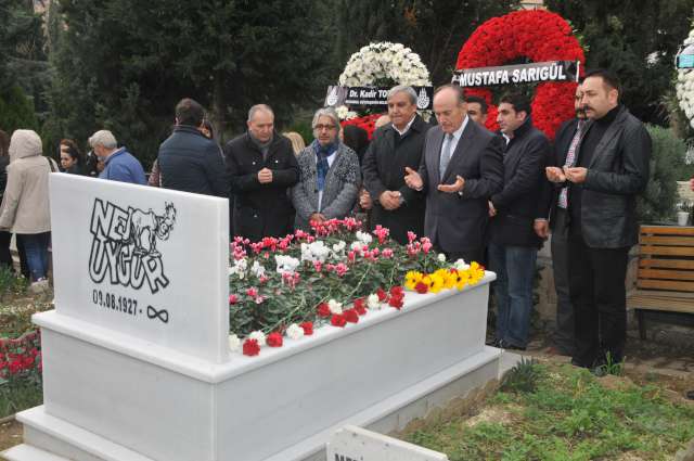 Türk tiyatrosunun duayen ismi Nejat Uygur sevenleri ve ailesinin katılımıyla anıldı. SOZCU / Mustafa KIZGINYÜREK