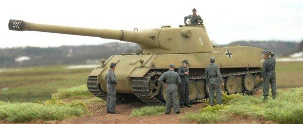 Löwe<br /><br />Ratte gibi büyük olmamasına rağmen Almanların savaşın akışını değiştireceğini düşündüğü tank ama yapılamadı.