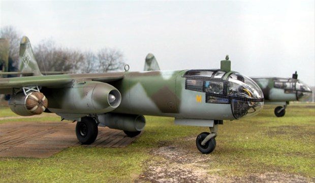 Ar-234<br /><br />İlk jet bombardıman uçağı olan Ar-234 ren nehrindeki köprüleri bombalamak için kullanıldı. Az da olsa gece avcısı görevinede katıldı.