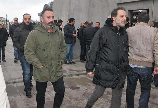Bodrum Bitez Sarnıç Beach ortaklarından Vedat Atlı'nın ablası Serap Atlı, Karacaahmet Mezarlığı içerisinde bulunan Üsküdar Şakirin Camii'nde öğle namazına müteakip kılınan cenaze namazıyla son yolculuğuna uğurlandı. Mustafa KIZGINYÜREK/SÖZCÜ