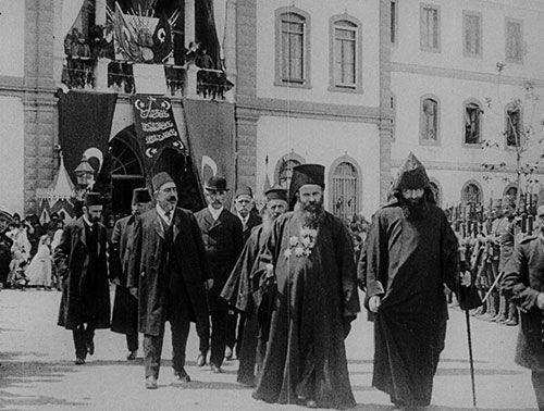 28 Kasım’da Ankara’dan başlayıp Sinop ve Eskişehir’e uğrayacak Gezici Festival’in bu yılki özel bölümlerinden ‘Osmanlı’dan Manzaralar’da 1896-1922 yılları arasında Osmanlı topraklarında farklı sinemacılar tarafından çekilen ve çeşitli arşivlerde bulunan filmler, ilk kez seyirciyle buluşacak.
