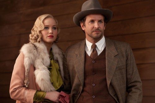 Cooper, bu filmde de başrolü, Umut Işığım'daki rol arkadaşı Jennifer Lawrence ile paylaşıyor.Bradley Cooper, 2011 yılında People dergisi tarafından yaşayan en seksi erkek ilan edilmişti.