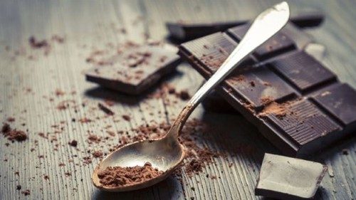 Çikolatanın afrodizyak etkisi yıllardır bilinir. Ayrıca çikolata mutluluk hissi verir ve beyindeki kimyasal hormonların salgılanmasına da yardımcı olur.