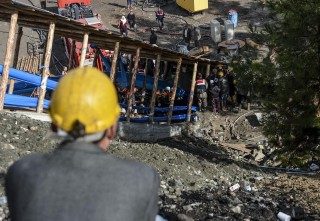 Soma kazasından yaklaşık 6 ay sonra ise Türkiye yine büyük bir maden faciasıyla sarsıldı. Karaman'ın Ermenek İlçesi'nde kömür madenini su basmasıyla 18 madenci göçük altında kaldı. Madencilerden 8'inin cenazelerine kazanın üzerinden 1 ay geçmesine karşın hala ulaşılamadı.