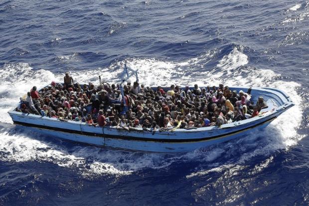 Eylül'de 1 hafta içinde Akdeniz'de iki mülteci teknesi battı. 700'ü aşkın kişi hayatını kaybetti.