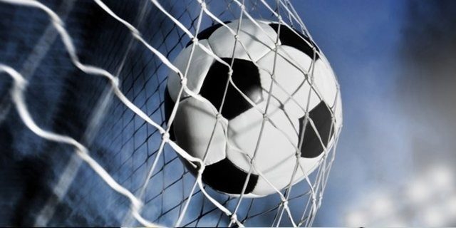 Televizyonda ilk naklen yayınlanan maç olması özelliği ile bilinen Meksika'daki 1970 Dünya Kupası maçı için Adidas, ikon haline gelen siyah-beyaz desenli topu üretti.