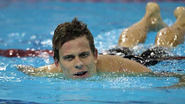 Olimpiyat rekortmeni:Brezilyalı yüzücü Cesar Cielo 50 m serbest stil yüzmede rekoru elinde bulunduruyor. Hızı ile Cielo saniyede 2.35 m yüzebiliyor.