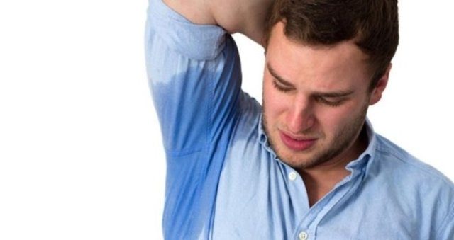 Terleme problemi yaşıyorsanız ve duş almaya vaktiniz yoksa... <br /><br />Hemen kadınlar tuvaletine gidin ve birkaç kağıt havlu koparın. Kokulu antibakteriyel sıvı sabunu kağıt peçeteye dökün ve o bölgeyi silin. Ancak sonrasında iyice kurulamayı unutmayın.