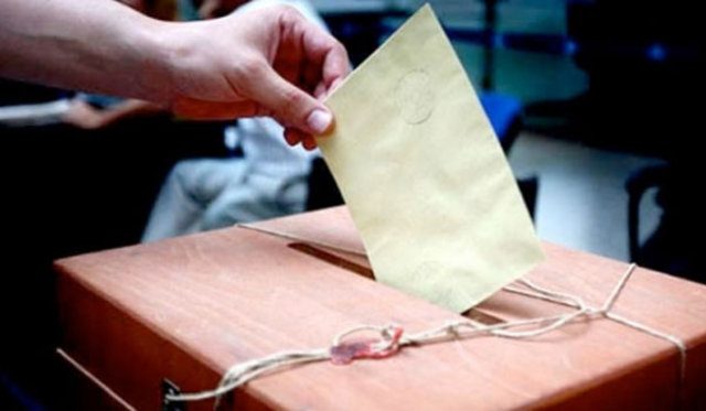 Yüksek Seçim Kurulu (YSK), milletvekili genel seçim takvimini ilan etti. Seçim başlangıcını 10 Mart olarak belirlendiği takvime göre seçim propagandası ve yasakları 28 Mayıs’ta başlayacak.