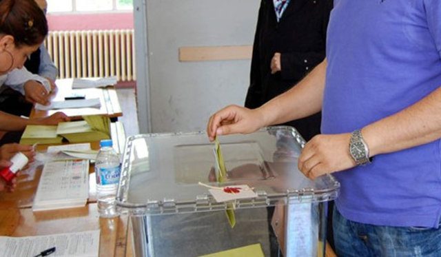 6) Cumhuriyet Halk Partisi<br /><br />7) Demokrat Parti<br /><br />8) Demokratik Gelişim Partisi<br /><br />9) Demokratik Sol Parti<br /><br />10) Doğru Yol Partisi