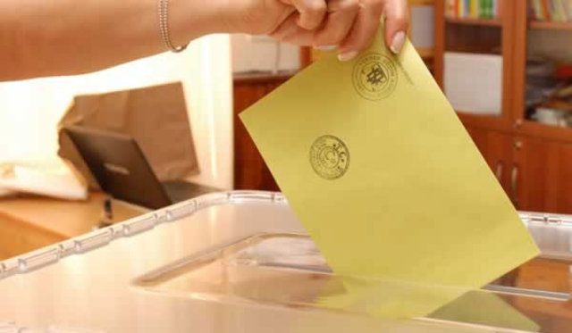 8 Mayıs: Gümrük kapılarında ve yurtdışı temsilciliklerinde oy verme işlemi başlayacak.