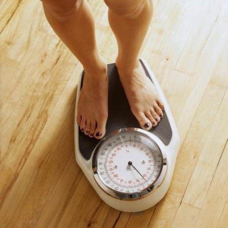 Alkolü azaltan ya da bırakan insanlar, vücut sürekli şeker ihtiyaci hissedip tatlı arayışında olacağından, kısa sürede kilo alır