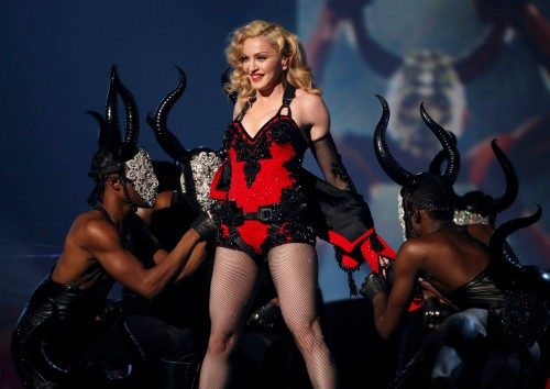 Hiç kuşkusuz geceye, herkesin ayakta alkışladığı Madonna performansı damga vurdu.