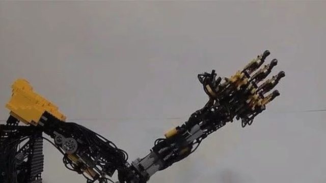 12. 1 tonluk fabrika robotunun kolunun kafasına düşmesi sonucu robotların öldürdüğü ilk insan olarak ölmek: Robert Williams, 1979