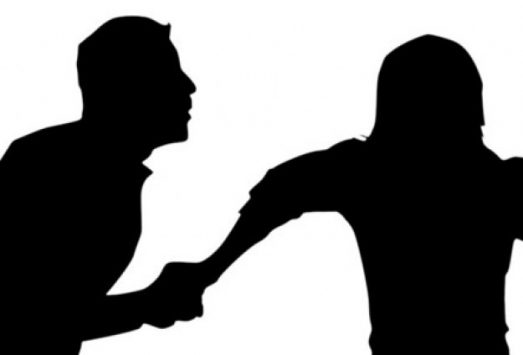 HEM İŞTE HEM EVDE KADIN ÖLÜYOR<br /><br />İşçi Sağlığı ve İş Güvenliği Meclisi ise, 2014 yılında şimdiye kadar tespit edilen iş cinayetlerinde 112 kadının can verdiğini bildirdi.