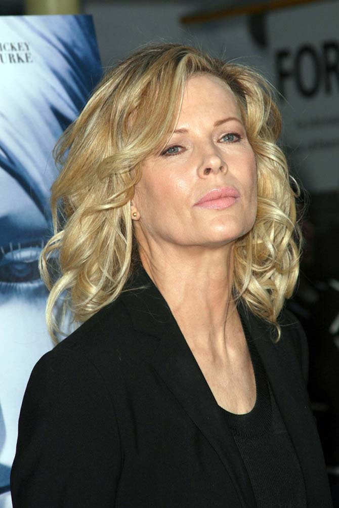 Kim Basinger<br><br>Eğlence işine girmek için satın aldığı kasaba yüzünden güzel yıldız 1993 yılında milyonlarca dolar kaybetti.