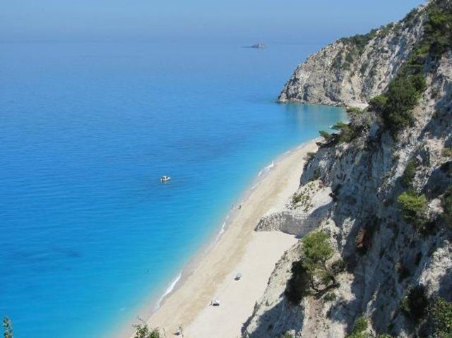 9- Eggremni Beach - İyonya Adaları