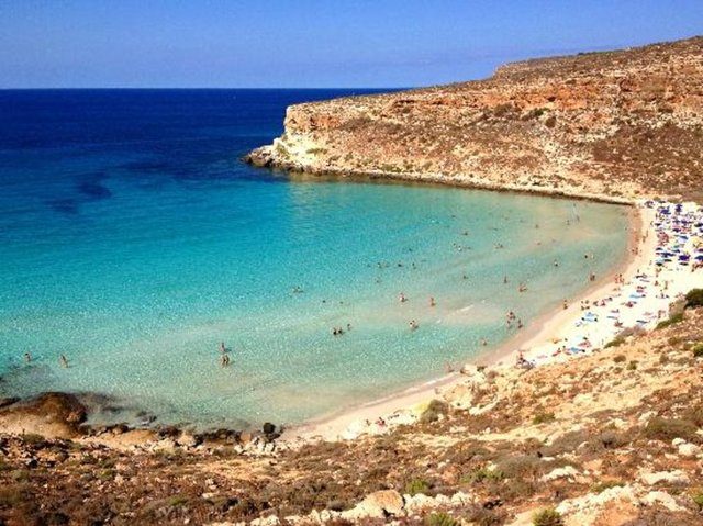İŞTE DÜNYAYI KENDİNE HAYRAN BIRAKAN PLAJLAR...1- Rabbit Beach - Sicilya