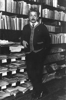 Hayal gücünüz geleceğinizi belirler. Einstein şöyle der: ‘Zekanın gerçek göstergesi hayal gücüdür, bilgi değil’. Bu yüzden hayal gücünüzün hantallaşmasına izin vermeyin.