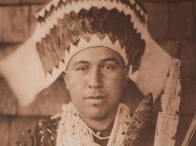Yaklaşık 3 bin fotoğraftan oluşan bu koleksiyonda, Sioux Chiefs Red Cloud ve Joseph ve Apache’lerin lideri Geronimo gibi Kızılderili halkının ünlü isimleri de yer alıyor.