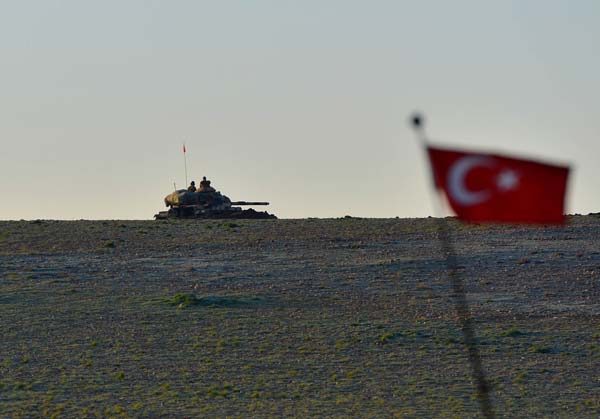 TÜRK Silahlı Kuvvetleri (TSK), Türkiye sınırları dışındaki tek Türk toprağı olan Suriye içindeki Süleyman Şah Saygı Karakolu ve Türbesi’ne bu sabaha karşı 50 tankla “yıldırım operasyonu” gerçekleştirdi.