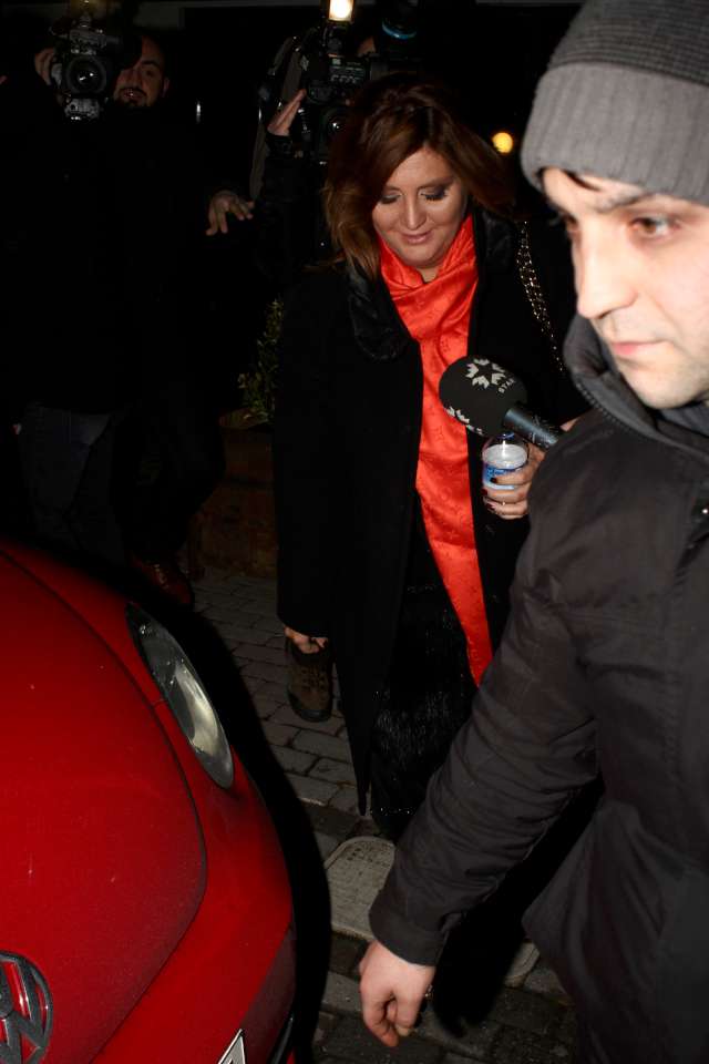 Sibel Can sahne sonrası kızı Melisa Ural ve yardımcısı ile Etiler'deki Sarıhan Çorbacısı'na gitti.