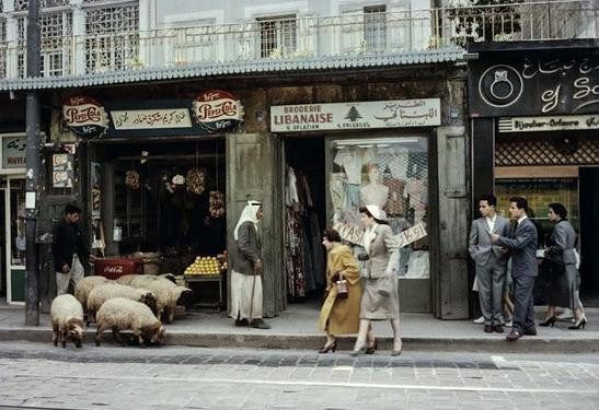 Lübnan'dan renkli bir sokak fotoğrafı. (1957)